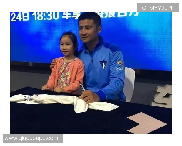 中国足球明星与娇妻携手共度幸福生活的甜蜜故事揭秘 中国足球明星与娇妻携手共度幸福生活的甜蜜故事揭秘